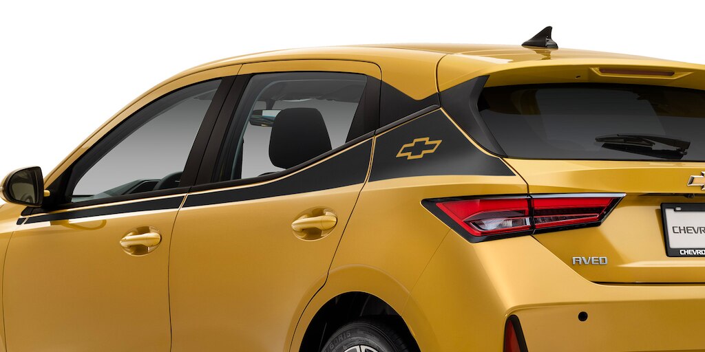 Calcomanía superior para tu auto Chevrolet Aveo HB 2024
