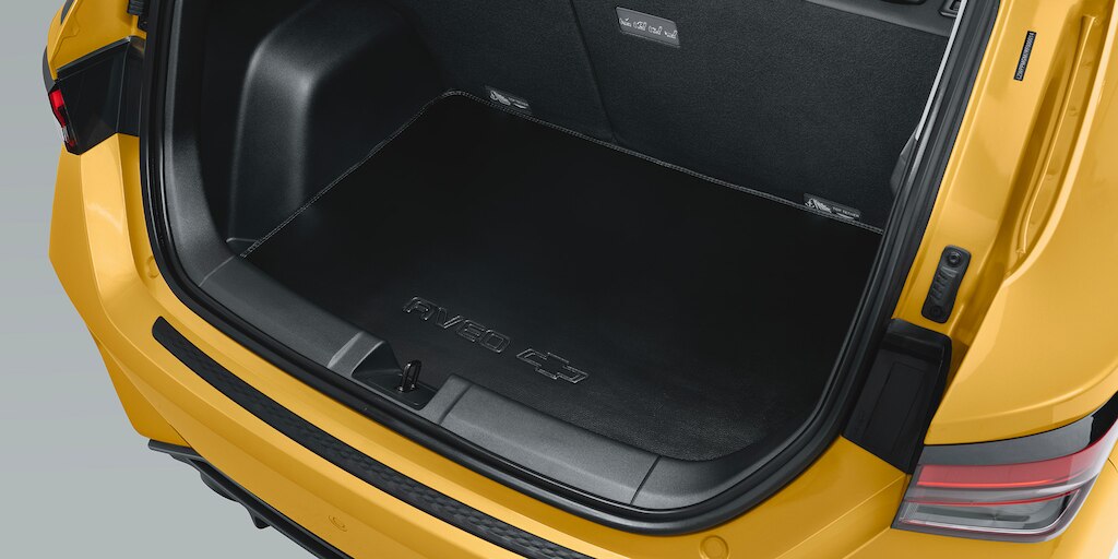 Equipa el interior de tu Chevrolet Aveo Hatchback 2024 con un tapete de vinil de cajuela