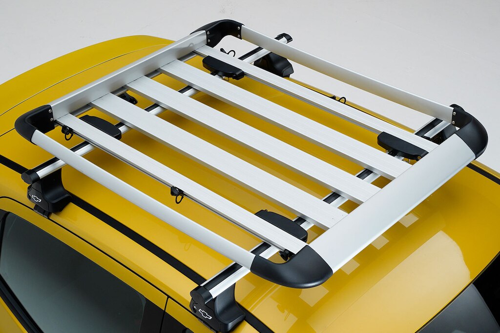 Canastilla y accesorios externos para viajar en tu nuevo auto tipo sedán Chevrolet Aveo 2024