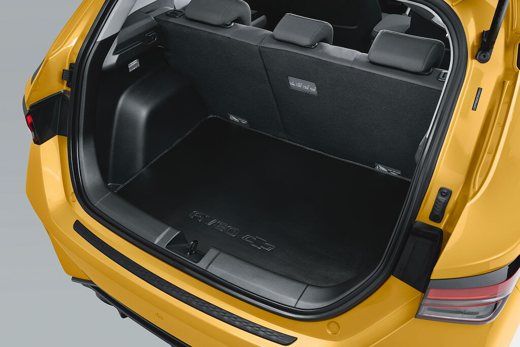Accesorios internos de protección: tapete de vinil para cajuela para tu auto tipo sedán Chevrolet Aveo 2024
