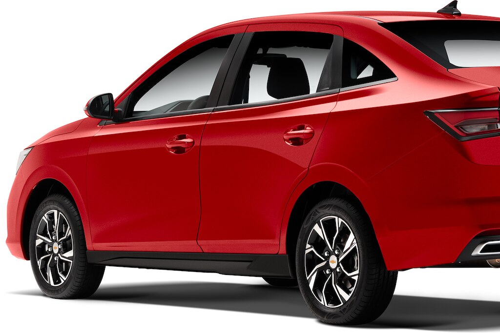 Con las molduras exteriores incluidas en el kit Sport tu nuevo auto tipo sedán Chevrolet Aveo 2024 se ve más deportivo