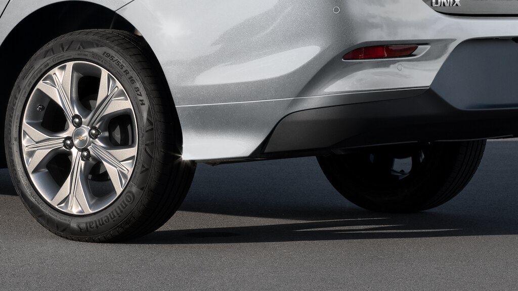 Difusor trasero, es parte de los accesorios exteriores para Chevrolet Onix 2024, sedán deportivo