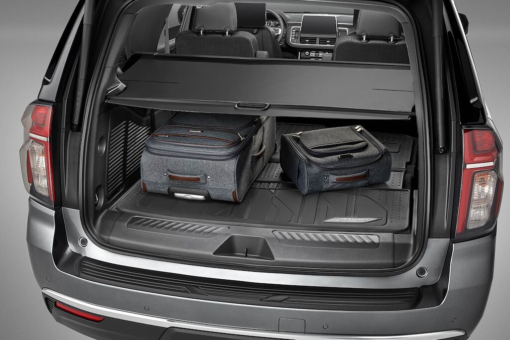 Sombra de seguridad para área de carga en negro para Chevrolet Suburban 2024