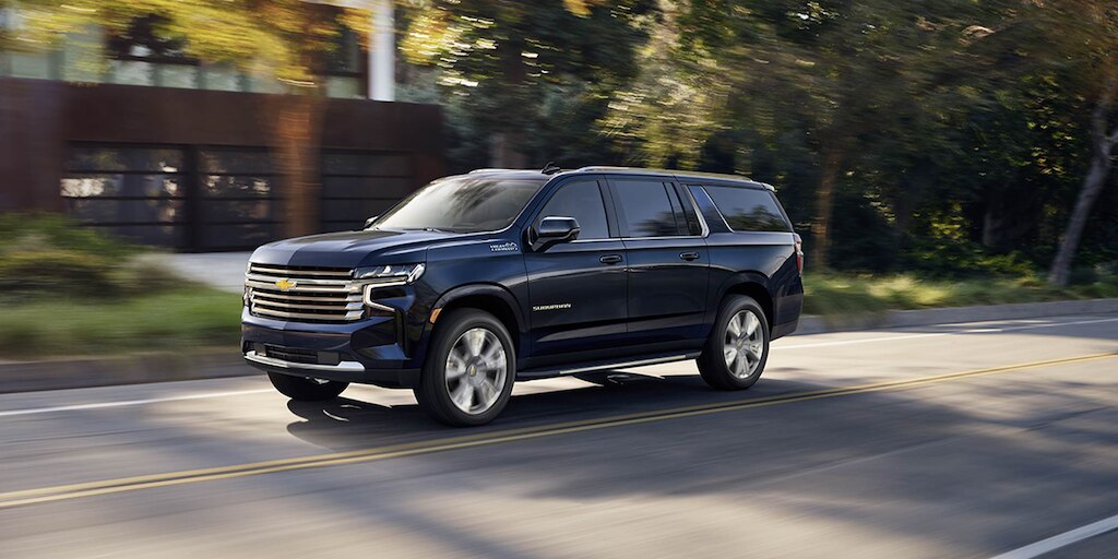Chevrolet Suburban 2024, camioneta grande con cajuela manos libres y tracción x4