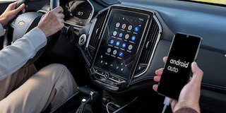 Chevrolet Captiva ICE con Smartphone Integration con Apple CarPlay™ y Android Auto™.