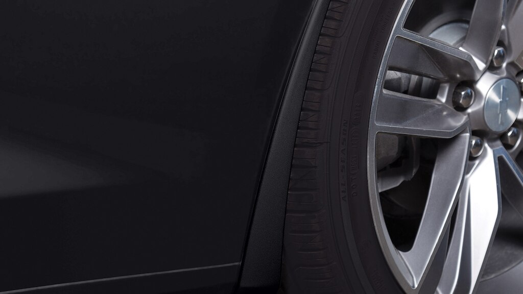 Loderas delanteras moldeadas color negro para auto deportivo Chevrolet Camaro 2024