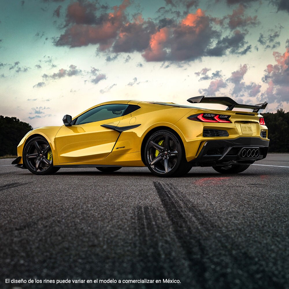 Chevrolet Corvette Z06 2025, con frenos cerámicos de carbono, motor V8 DOHC y diseño aerodinámico