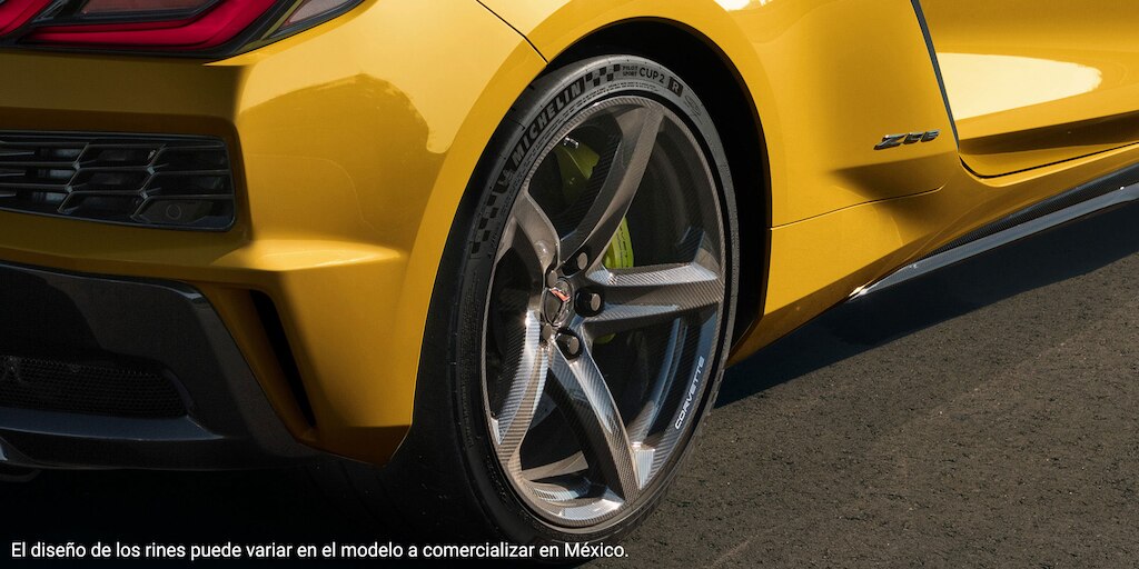 Chevrolet Corvette Z06 2025, con rines de aluminio forjado, delanteros 20" y traseros 21 pulgadas diseño deportivo