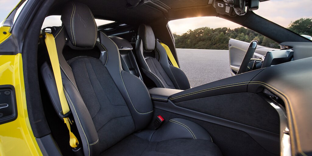 Asientos de competencia de Chevrolet Corvette Z06 2025, auto deportivo de lujo