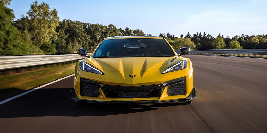 Chevrolet Corvette Z06 2025 cuenta con frenos cerámicos de carbono y motor V8 DOHC