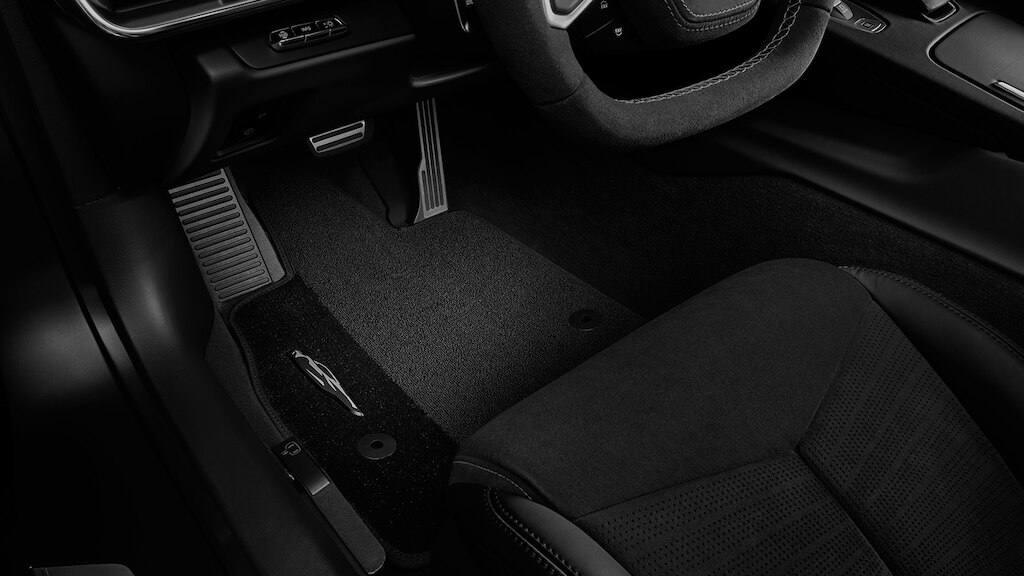 Alfombra para primera fila color negro para Chevrolet Corvette Stingray 2025