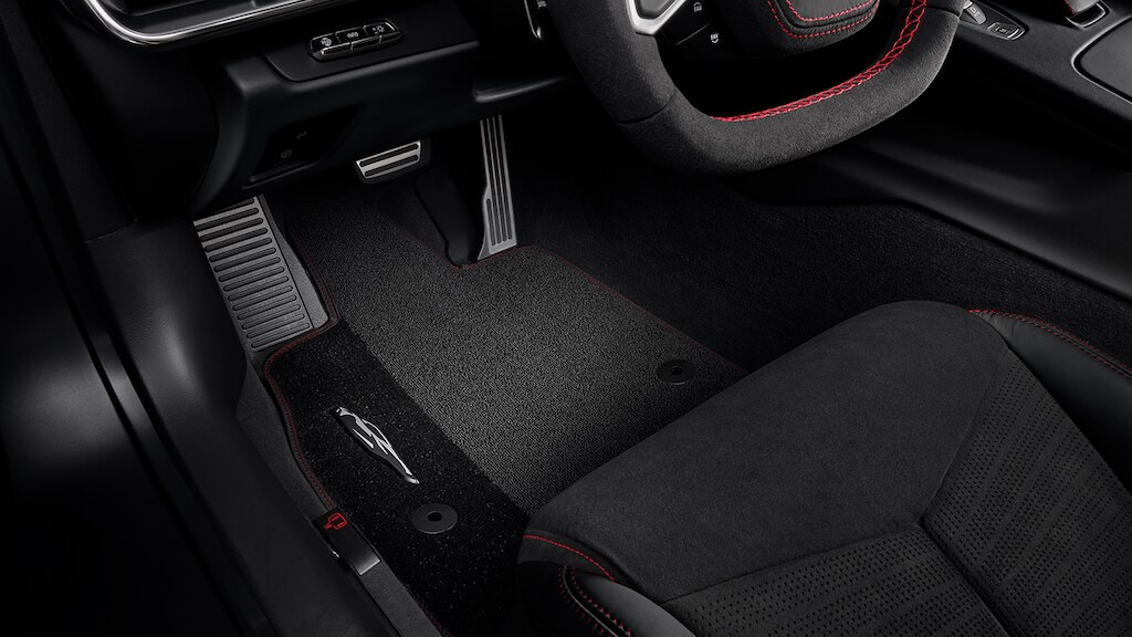 Alfombra para primera fila color rojo para Chevrolet Corvette Stingray 2025