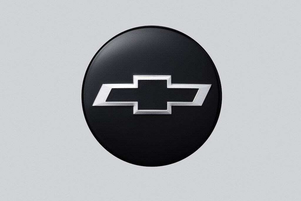 Centro de rin negro con emblema Chevrolet negro para Cheyenne ZR2 BISON 2024