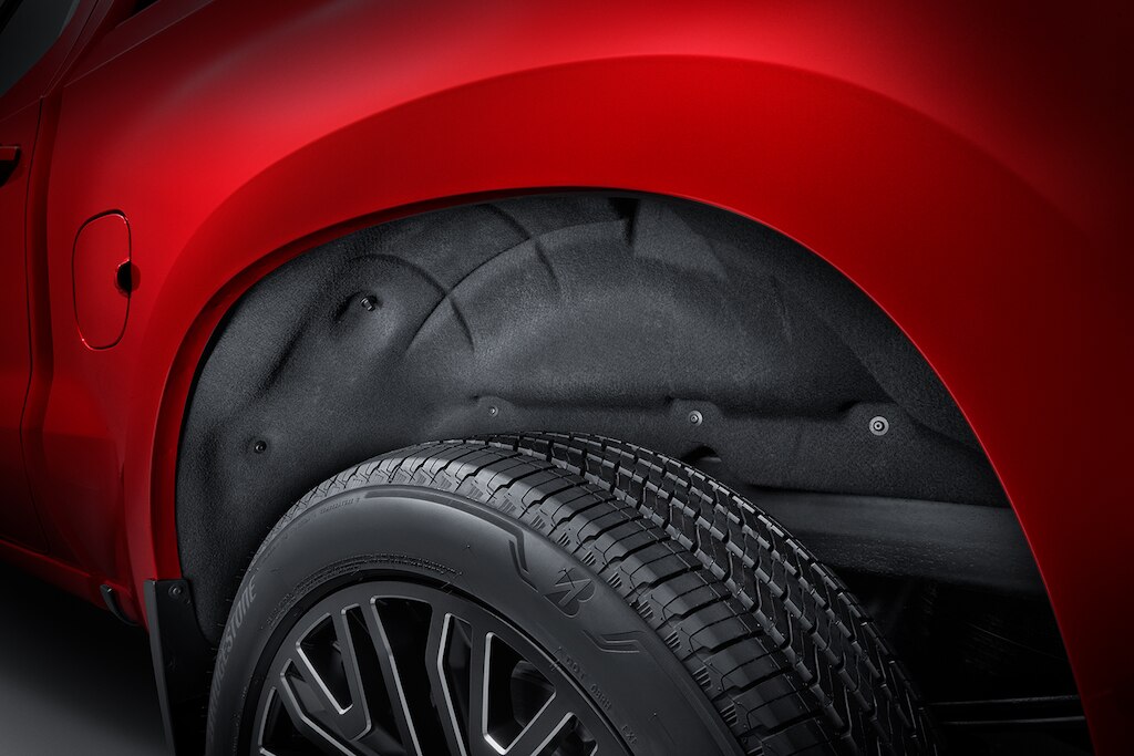 Cubierta de tolva para llantas traseras de Chevrolet Cheyenne ZR2 BISON 2024