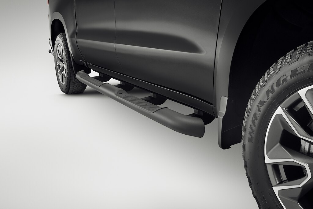 Estribo rectangular 4 pulgadas color negro para Chevrolet Cheyenne ZR2 BISON 2024