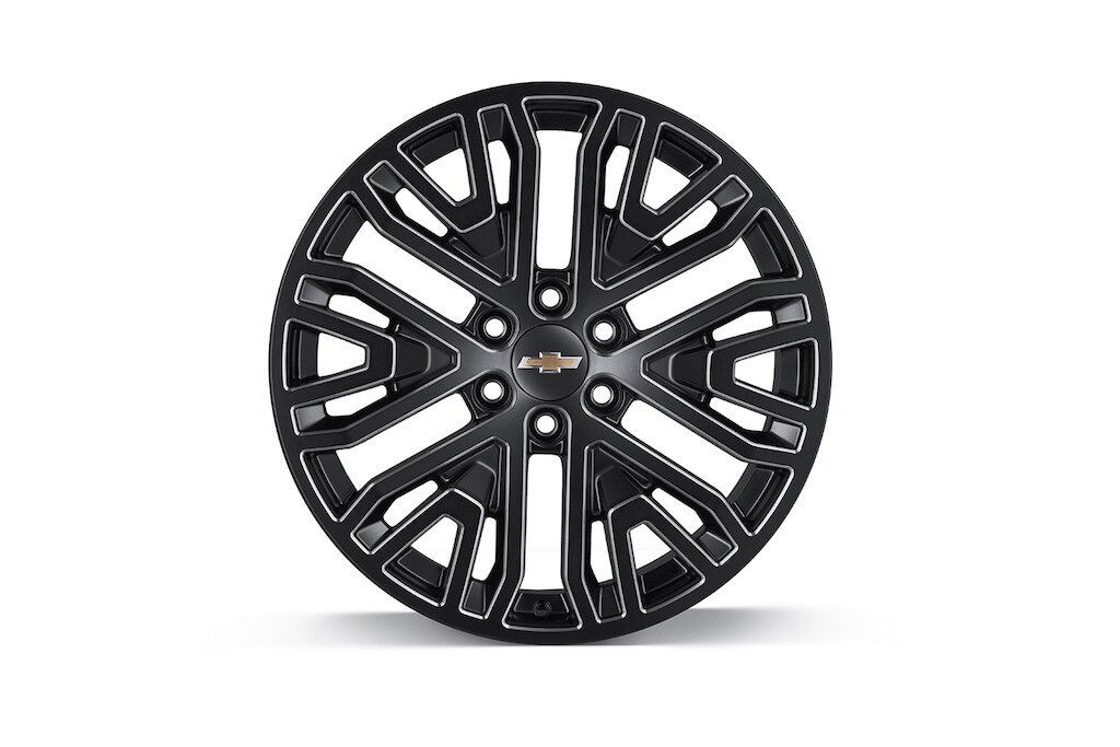 Rin de aluminio de 22 pulgadas negro con detalles en plata para Chevrolet Cheyenne ZR2 BISON 2024