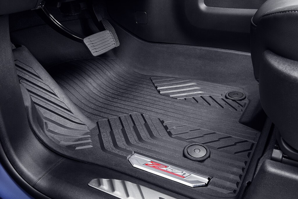 Tapetes de vinil rígidos delanteros color negro con insignia Z71 para vehículos con consola central para Chevrolet Cheyenne ZR2 BISON 2024