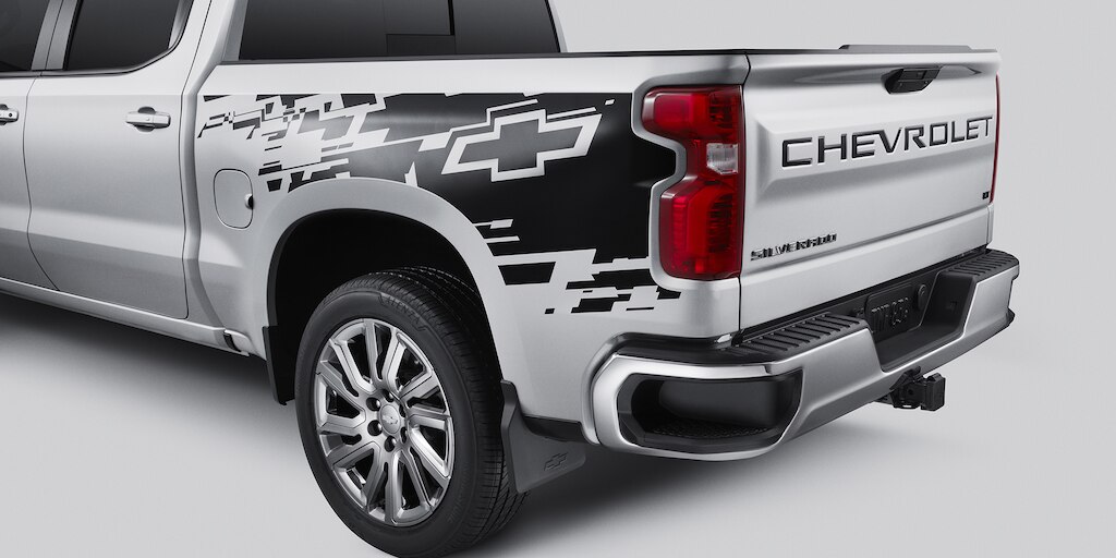 Resalta la personalidad de tu Chevrolet Cheyenne ZR2 BISON 2024 con accesorios exteriores