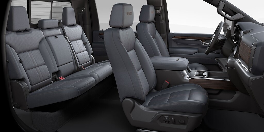 Interior piel negra y azul para Chevrolet Cheyenne 2024