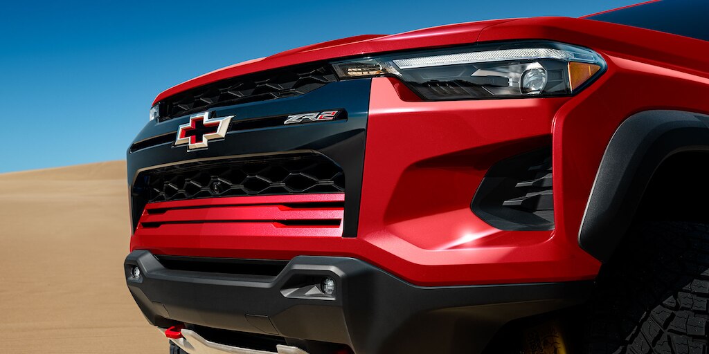 Chevrolet Colorado ZR2 2024 con faros de niebla LED frontales y de IntelliBeam® con control automático de encendido y apagado