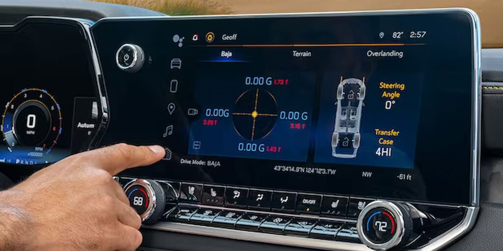 Chevrolet Colorado ZR2 2024 cuenta con modo de manejo Flex-Ride con selección entre: normal, remolque, todo terreno, terreno y Baja.