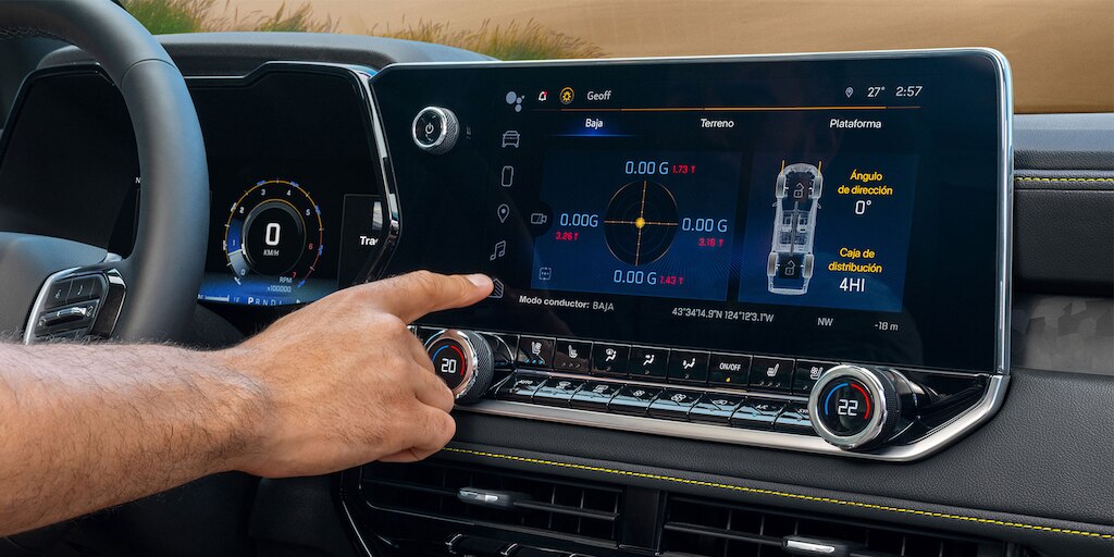 Chevrolet Colorado ZR2 2024 sistema de infoentretenimiento con varios modos de manejo