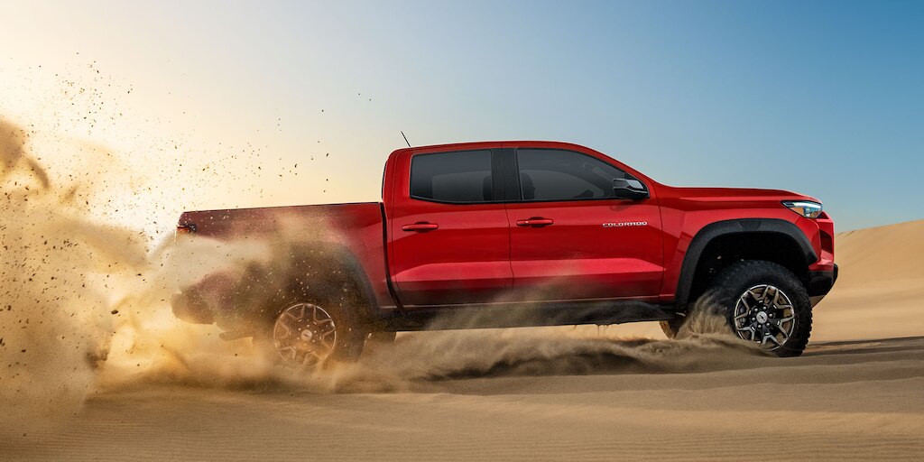 Remolque de Chevrolet Colorado ZR2 2024 la camioneta todoterreno 4x4 con capacidad de arrastre