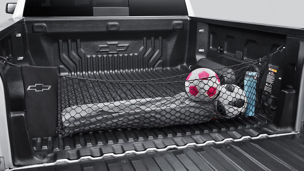 Agrega una red vertical para caja de tu Chevrolet Silverado Turbo 2024, camioneta de trabajo