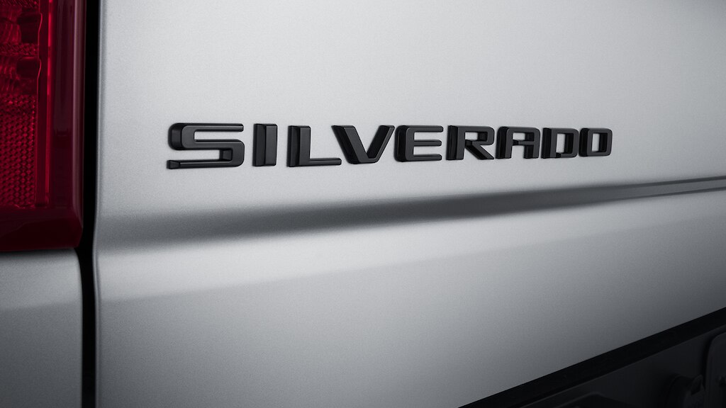 Emblema en negro para Chevrolet Silverado Turbo 2024, camioneta de trabajo