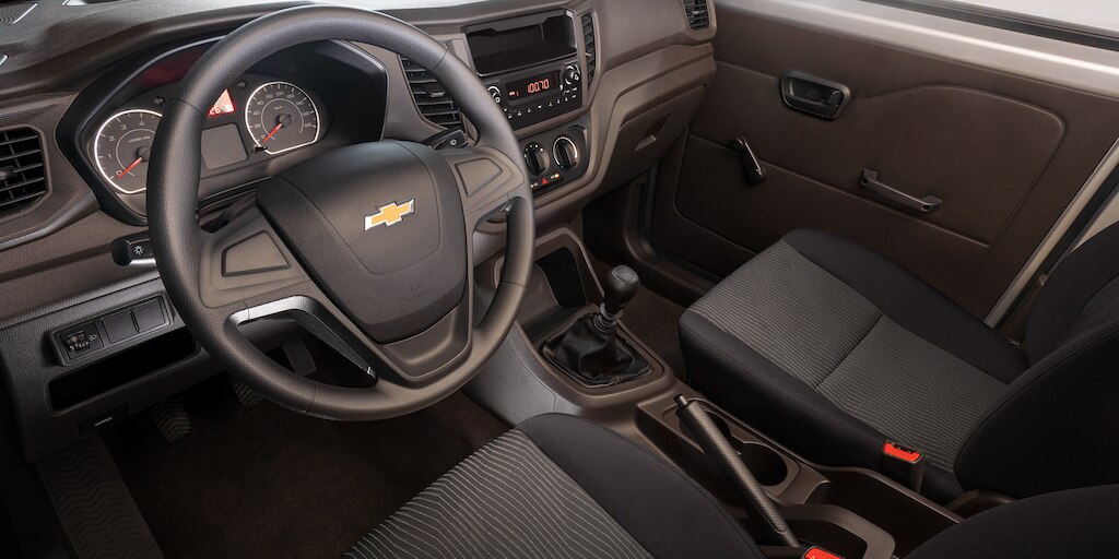 Furgoneta Chevrolet Tornado Van 2024 con interior de Tela en color gris oscuro
