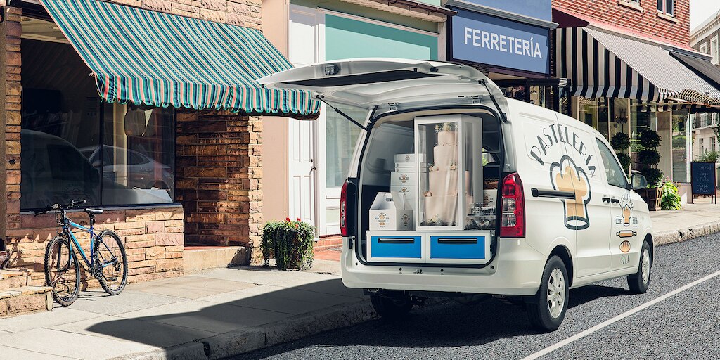 Chevrolet Tornado Van 2024 con gran versatilidad, furgoneta de trabajo con gran estilo